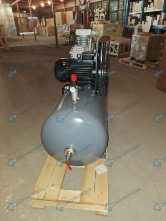 Поршневой компрессор Remeza СБ4/Ф-270.LB75 фото